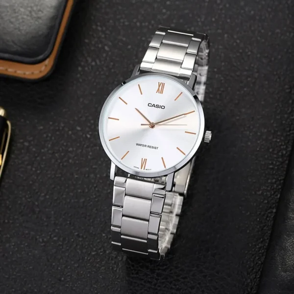 Casio MTP VT01D-7BUDF | Rovelle